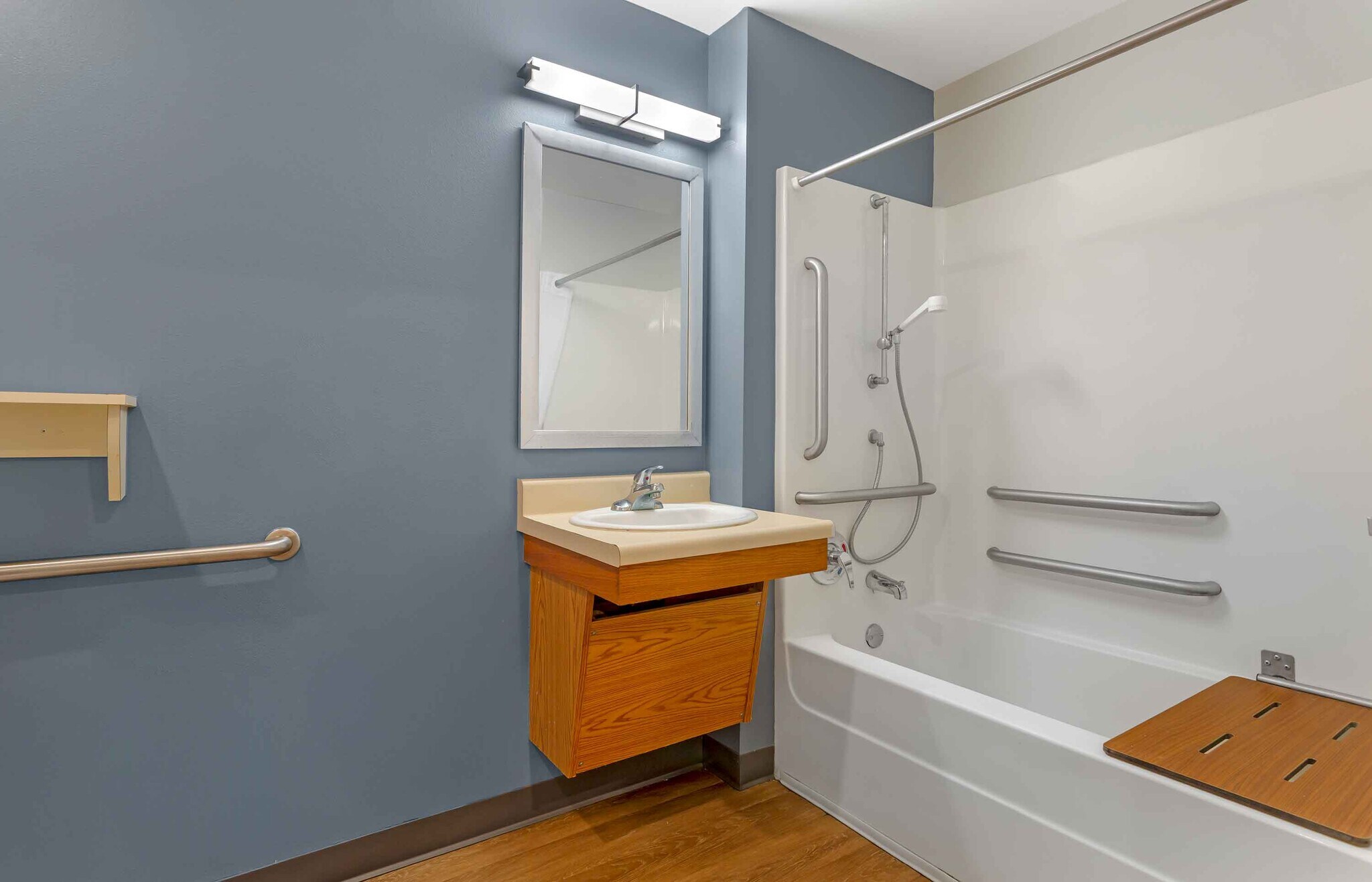 Building Photo - Furnished Studio-Fort Myers - Northeast