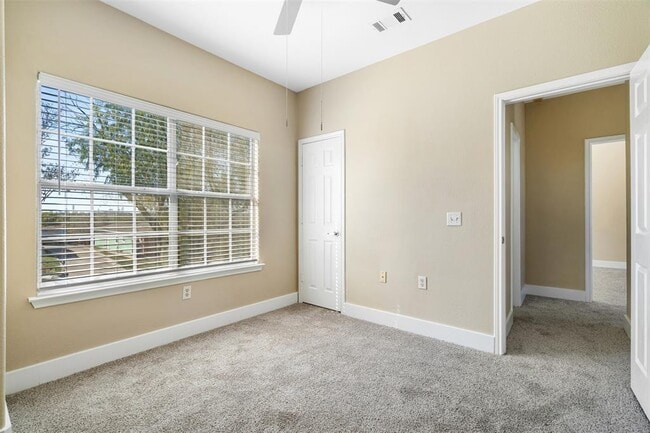 Building Photo - 5909 Signal Point