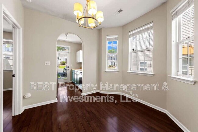 Building Photo - 8130 Kings Creek Dr