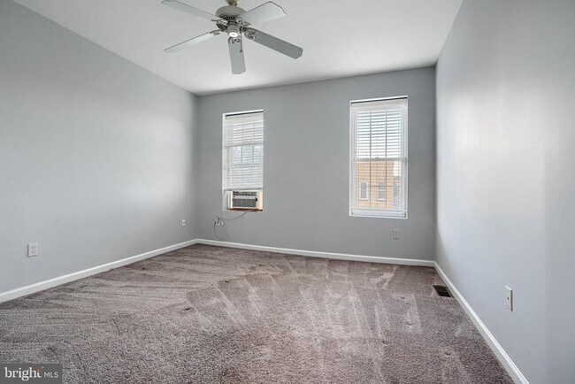 Building Photo - 1650 S Charles St