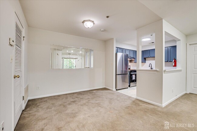 Building Photo - 936 Waterford Dr