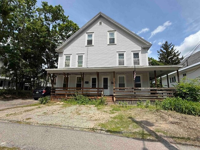 Primary Photo - 16 Oak St