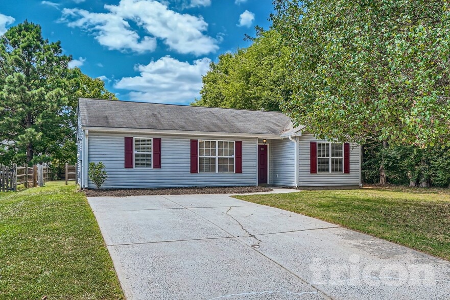 Building Photo - 3915 Cornus Ln