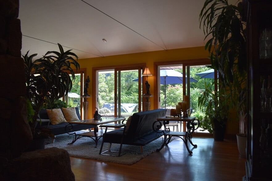 Building Photo - 336 Chunns Cove Rd