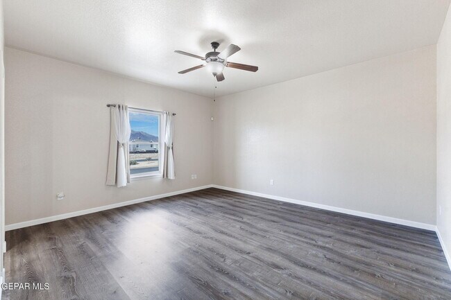 Building Photo - 11107 Redstone Cove Dr