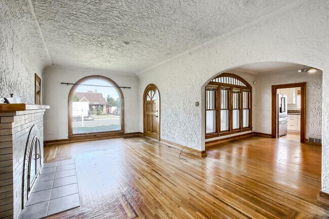 Building Photo - 3 Bedroom single family home in Denver