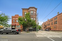 Building Photo - 626 W 18th St