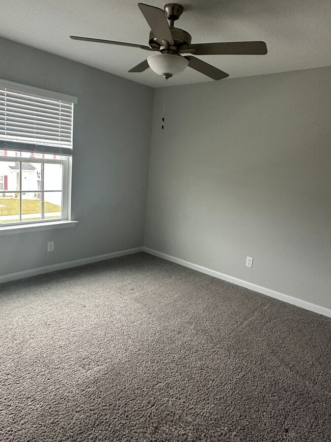 Building Photo - For Rent: Half Off Full First Month Rent