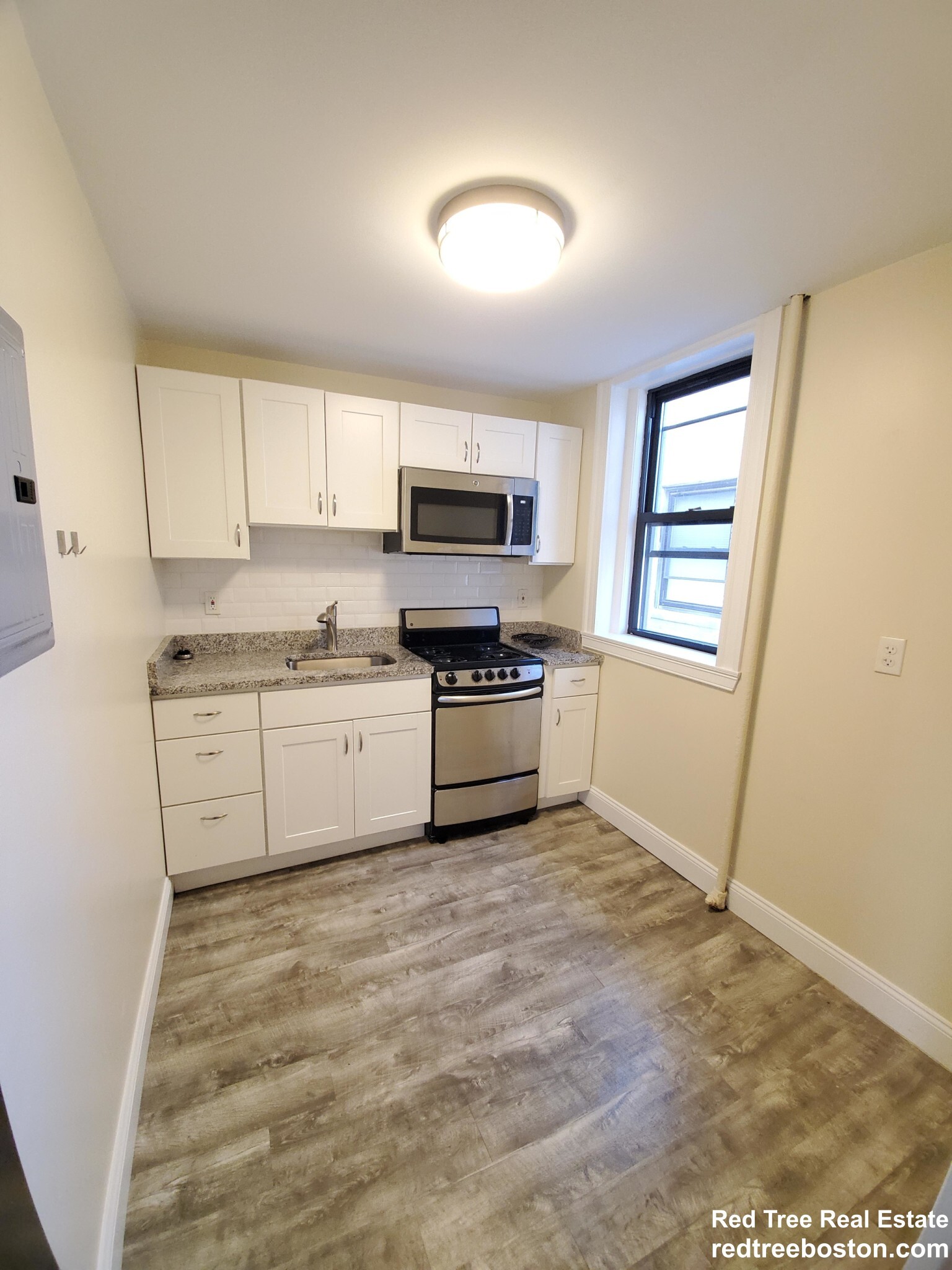 Apt 15 1bed/1bath - 1688 Beacon St