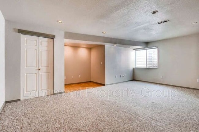 Building Photo - 805 Summer Hawk Dr