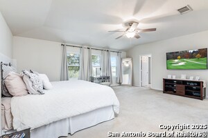 Building Photo - 15810 Redwoods Manor