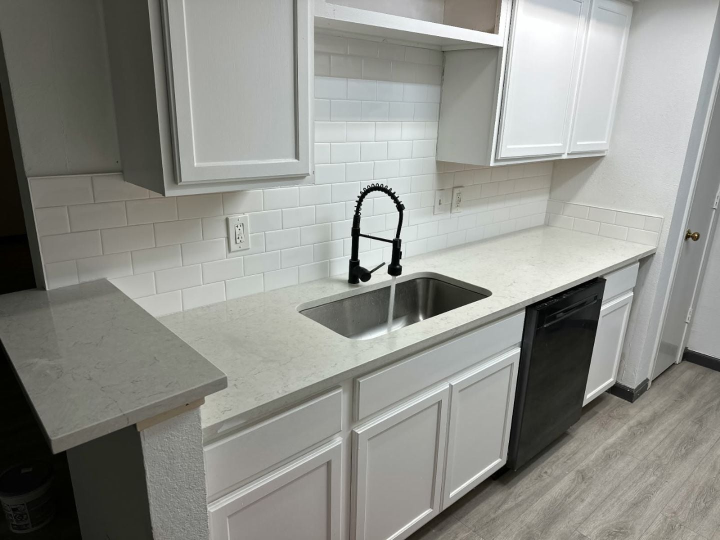 Kitchen Appliances - 8426 Towneship Ln