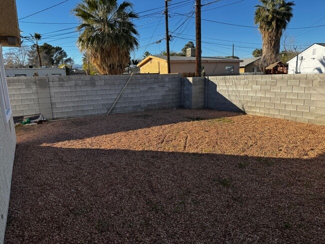 Building Photo - Downtown Single Story – Complete Remodel - Single Story - yr1942