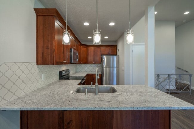 Building Photo - Fully Remodeled Townhome in the Heart of D...
