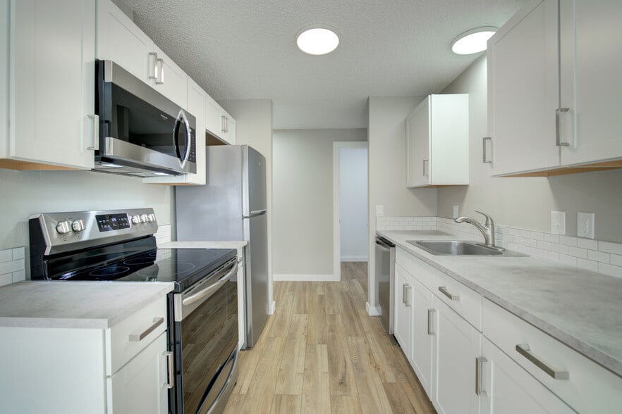 Building Photo - 13737 32nd Ave NE