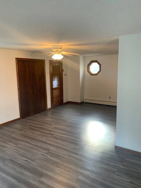Building Photo - 406 Village Dr