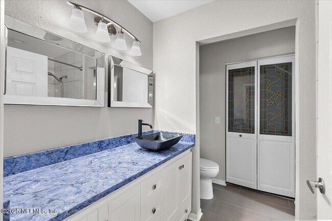 Building Photo - 13703 Richmond Park Dr N