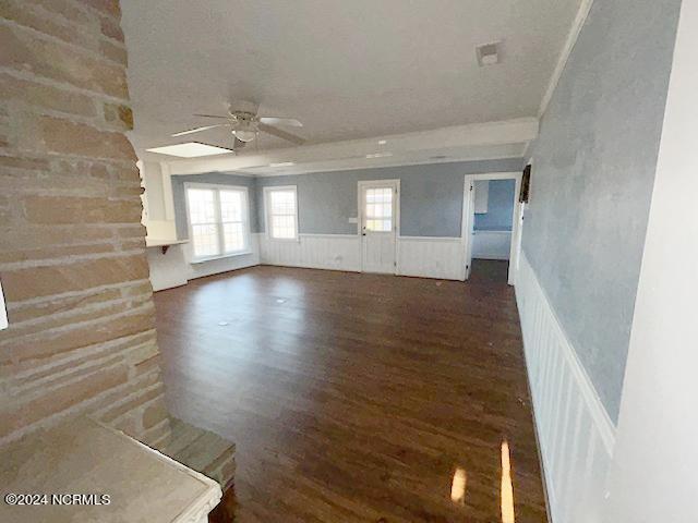 Building Photo - 2110 Southview Dr
