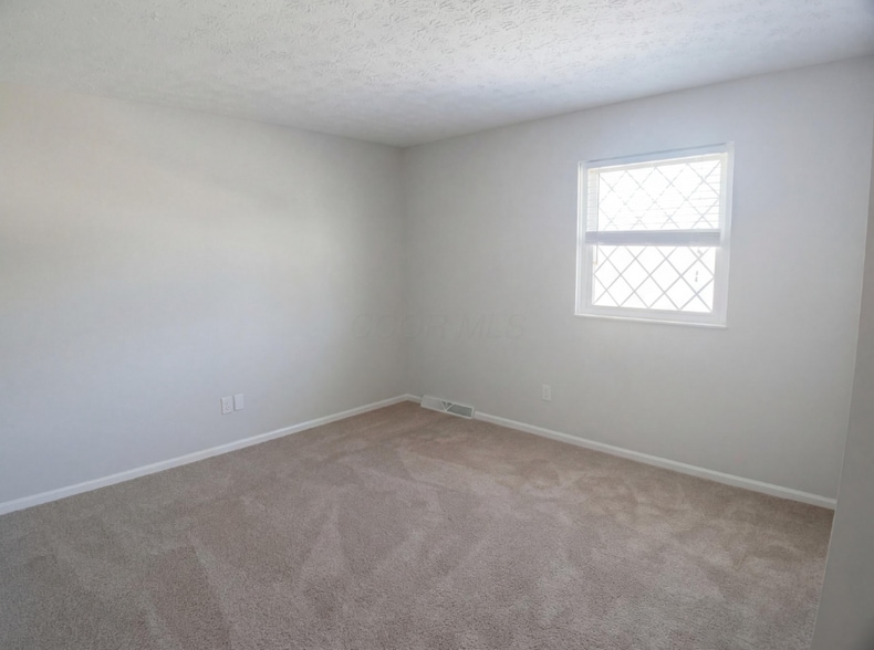 Building Photo - 6571 Schenk Ave