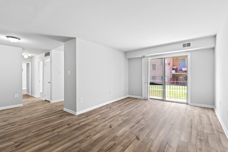 Building Photo - 225-229 43rd Rd NE