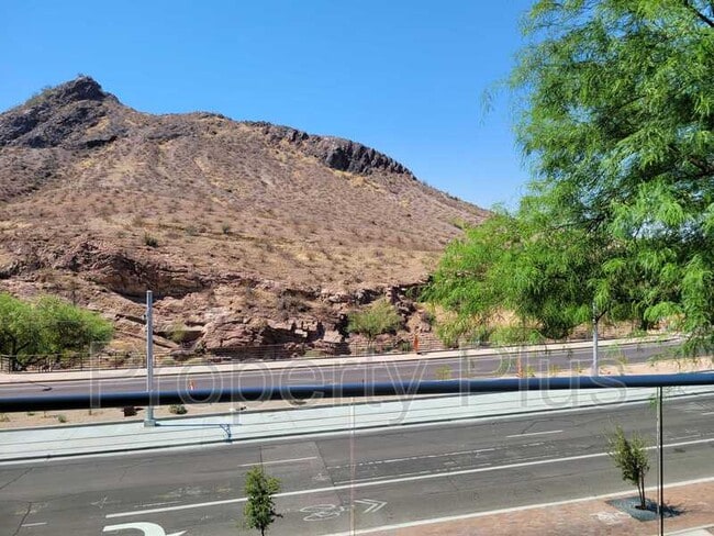 Building Photo - 140 E Rio Salado Pky