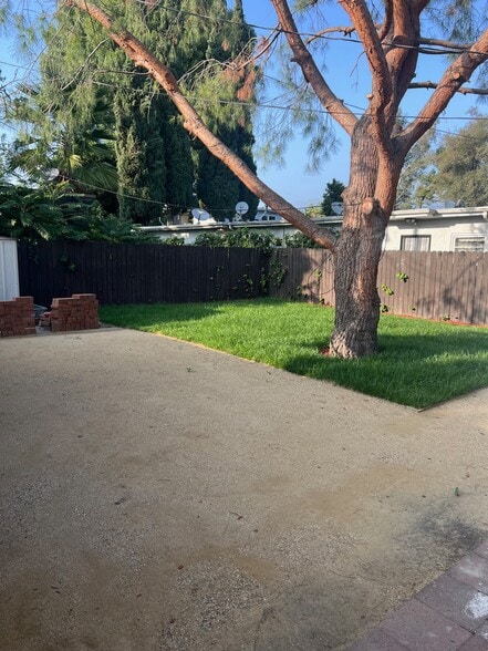 Building Photo - 515 Allen Ave