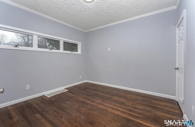 Building Photo - 87 Melrose Ave