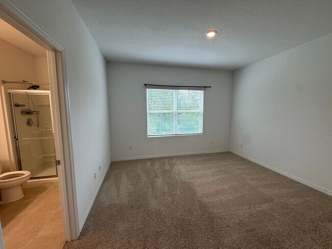 Building Photo - Fall Into Savings –Rent Reduced! Housing Choice Vouchers Accepted!