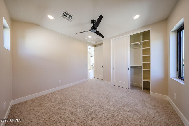 Building Photo - 6314 N 10th Dr