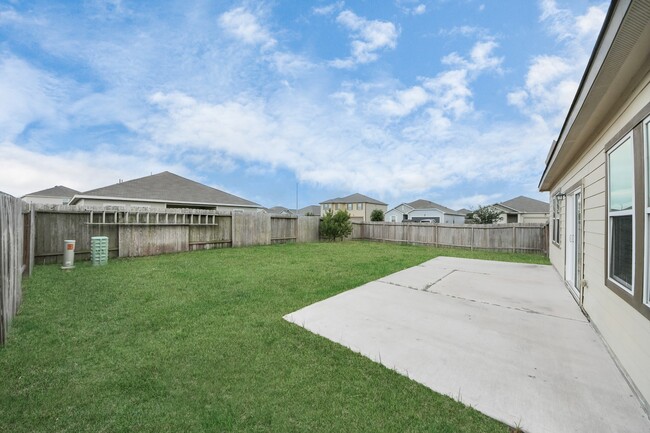 Building Photo - 2056 Spindletree Ln