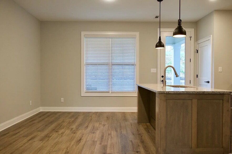 Building Photo - 112 Brighton Park Pl