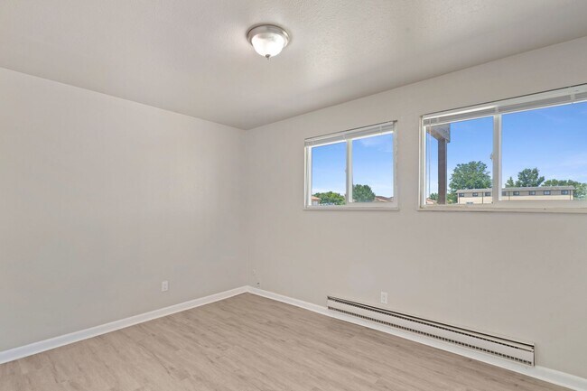 Building Photo - 2BD Condo in Pueblo West!