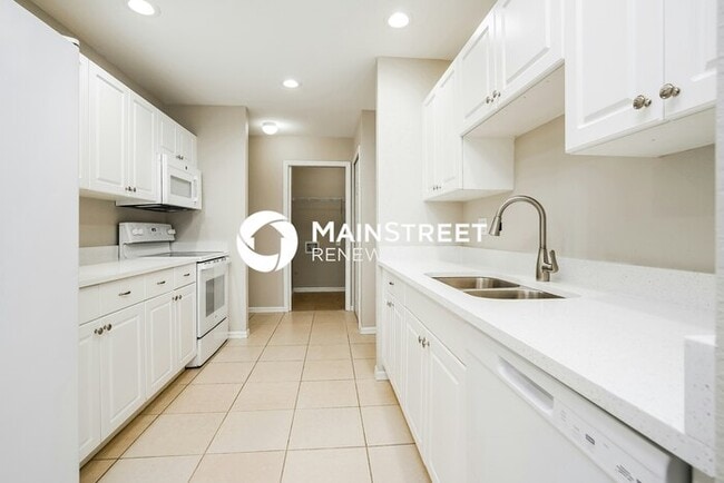 Building Photo - 3 Bedroom Pet-Friendly Home in Fort Myers,...