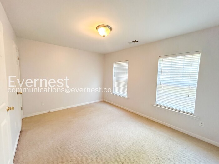 Building Photo - 200 Suttles Dr SW