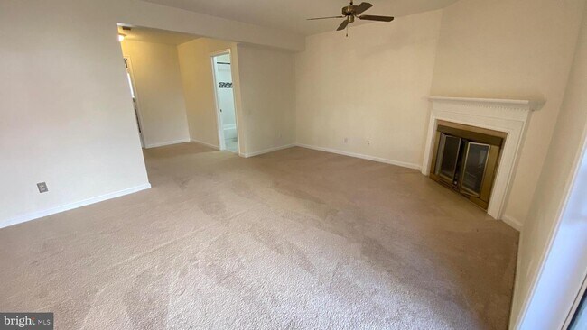 Building Photo - 7905 Rebel Walk Dr