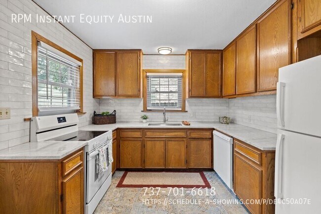 Building Photo - 1013 E 38th 1/2 St