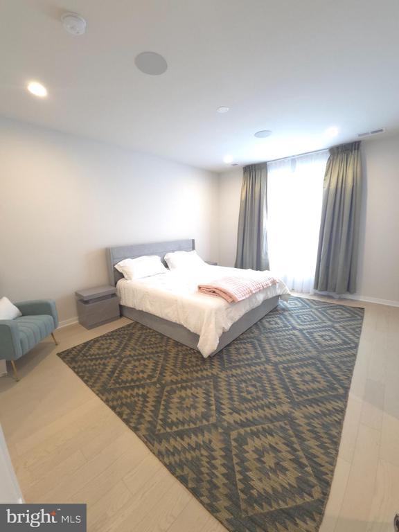 Building Photo - 43433 Wilcox Terrace