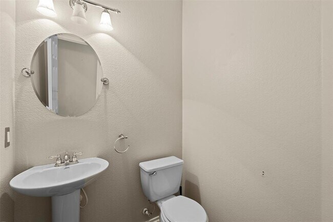 Building Photo - 2310 Sweet Clover Dr