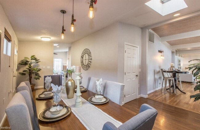 Building Photo - 3 br, 2 bath House - 1629 Sunset Drive