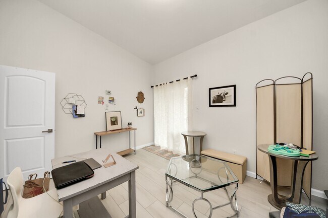 Building Photo - 2001 Bering Dr