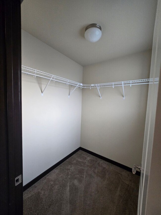 Building Photo - Welcome to this beautiful 4-bedroom, 2.5-b...