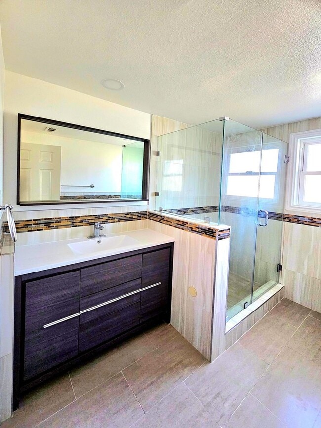 Building Photo - Beautiful Rental In Buena Park