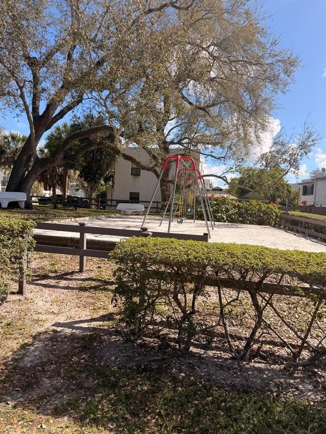 Building Photo - 7101 SW 113th Ct