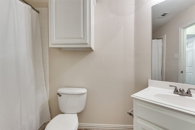 Building Photo - 928 Hidden Hollow Ct