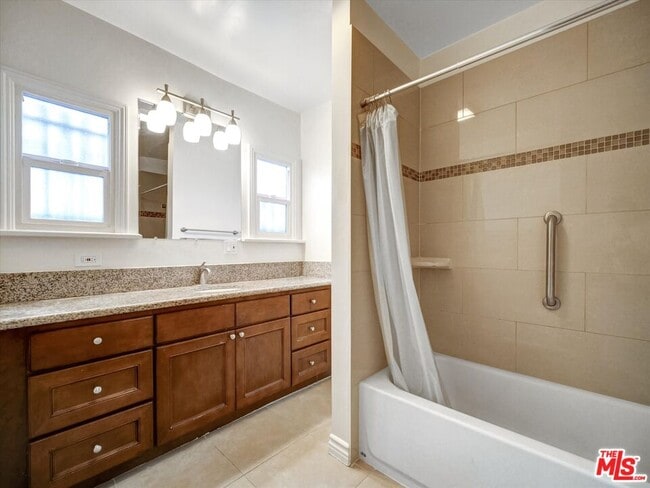 Building Photo - 243 N Berendo St