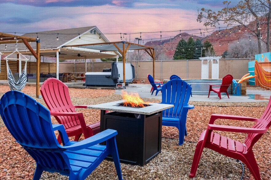 Building Photo - 170 E 100 N