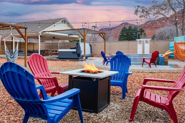 Building Photo - 170 E 100 N