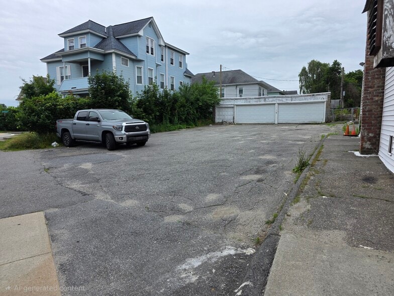 PARKING LOT - 274 Plantation St