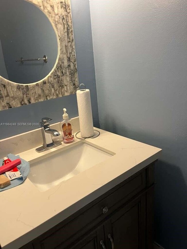 Building Photo - 9787 Riverside Dr