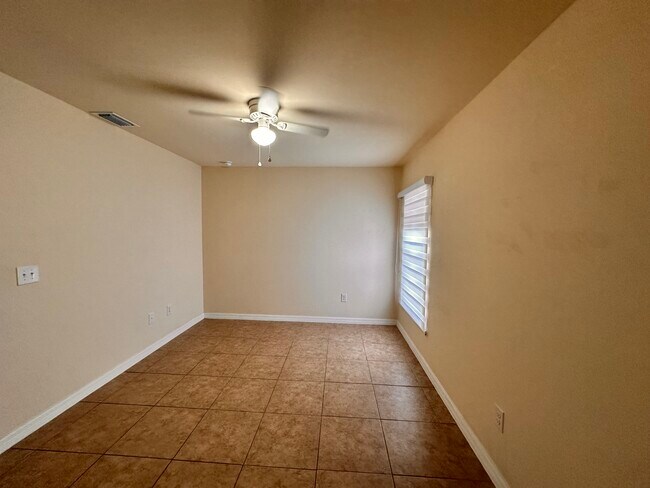 Building Photo - 146 SW 47th Terrace